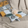 Doudou Et Compagnie - Boh'Aime - Doudou Plat Pétale Lion Jaune Vert Blanc 27 Cm -Moulin Roty Peluche Boutique bohaime2020plat20petale20lion20jaune20vert20blanc202720cm